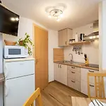 Cozy Alpine Stare Apartment
